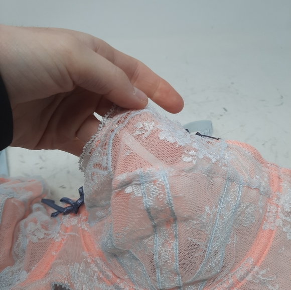 34D Heidi Klum Intimates Sexy Bra - Picture 2 of 4